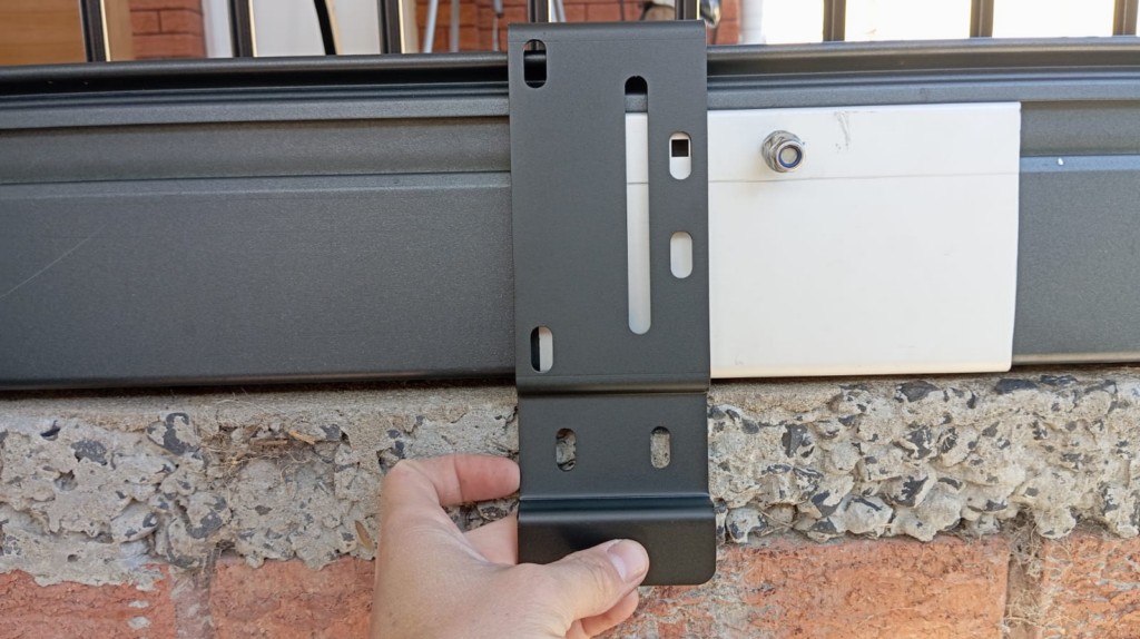 4x OZ19 Awning Gutter Mount Bracket